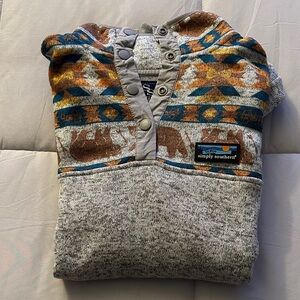 Simply Southern Women's Crewneck with Gray and Multicolor Pattern